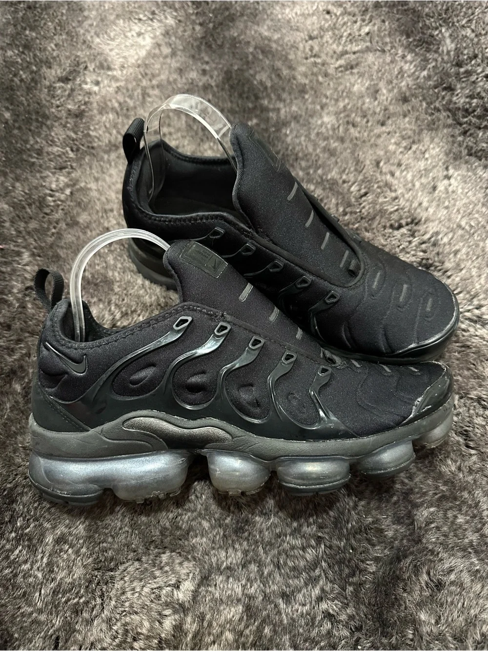 Nike Triple Black Air Vapor Max Plus SE Sneaker Sz 8.5 *NO LACES* Streetwear